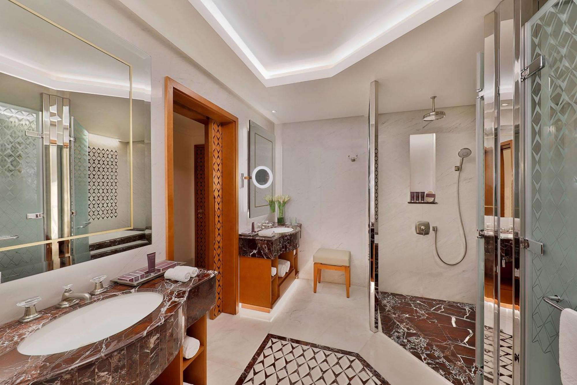 Al Bustan Palace, A Ritz-Carlton Hotel Mascate Exterior foto Bathroom