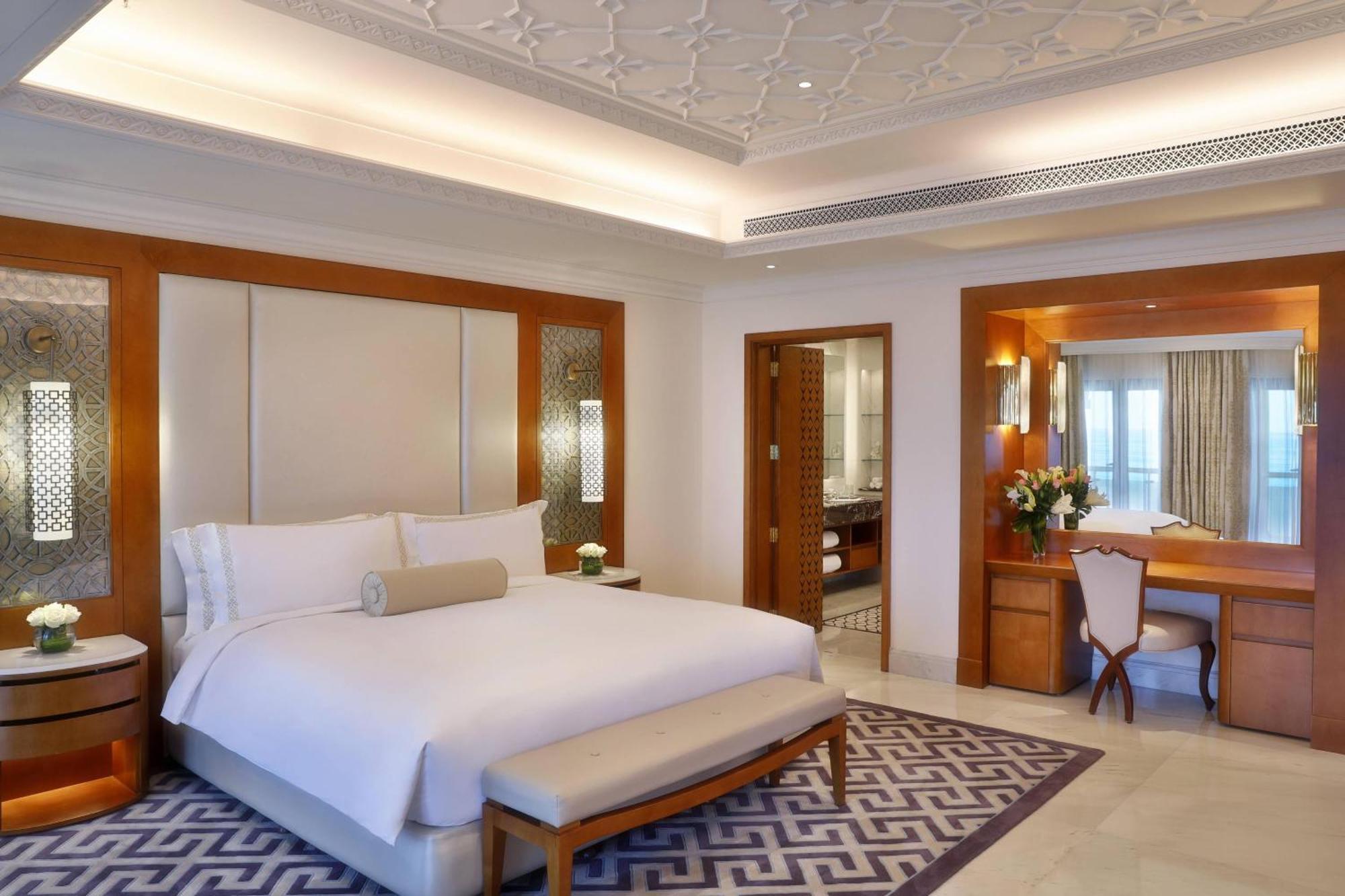 Al Bustan Palace, A Ritz-Carlton Hotel Mascate Exterior foto A bedroom at the Taj Mahal Palace