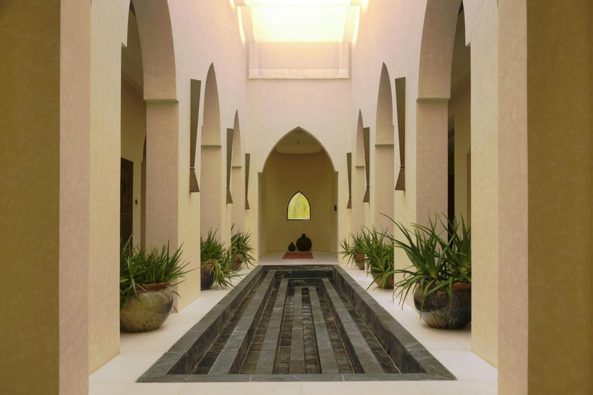 Al Bustan Palace, A Ritz-Carlton Hotel Mascate Exterior foto The interior of the hotel