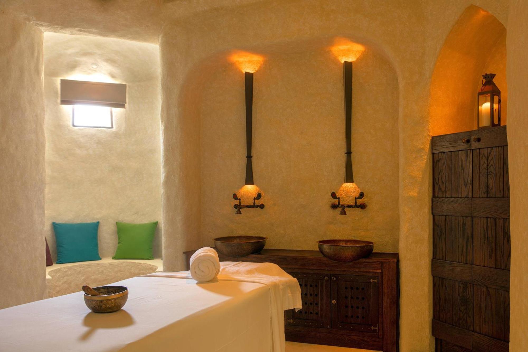 Al Bustan Palace, A Ritz-Carlton Hotel Mascate Exterior foto Spa at the Royal Spa at The Royal, Marrakech